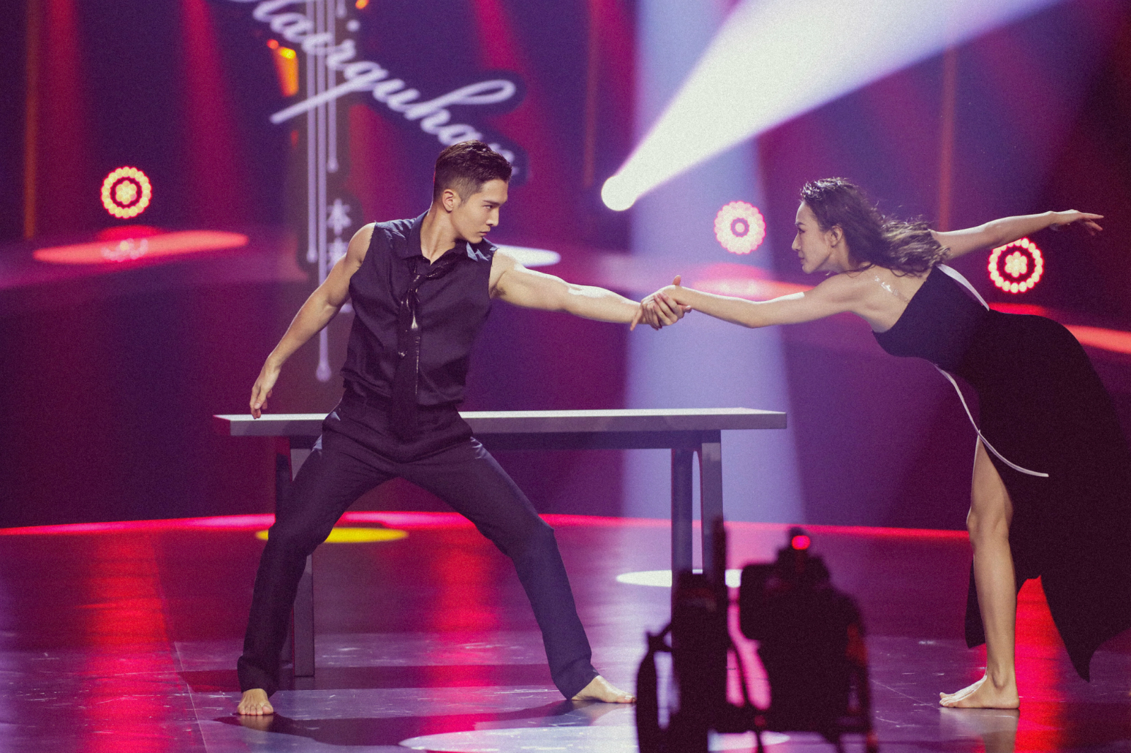 博彩网址大全-险象环生的释义